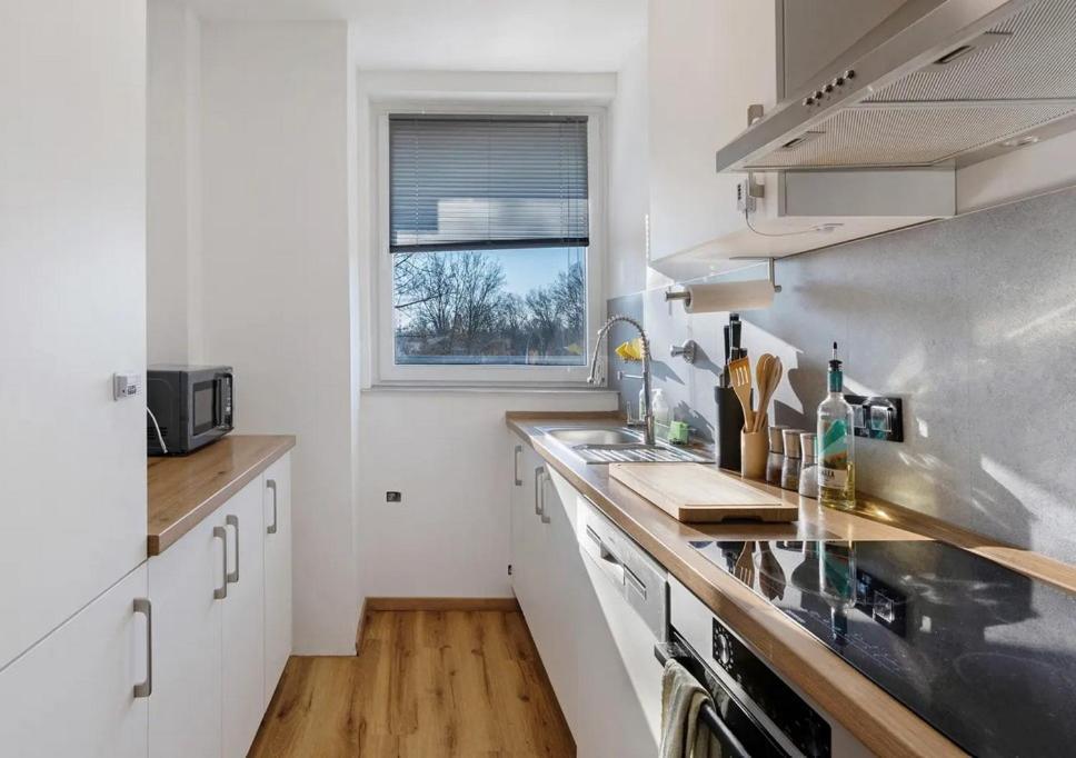Charmentes Privatzimmer Mit Kueche, Naturgebiet Dusseldorf Luaran gambar