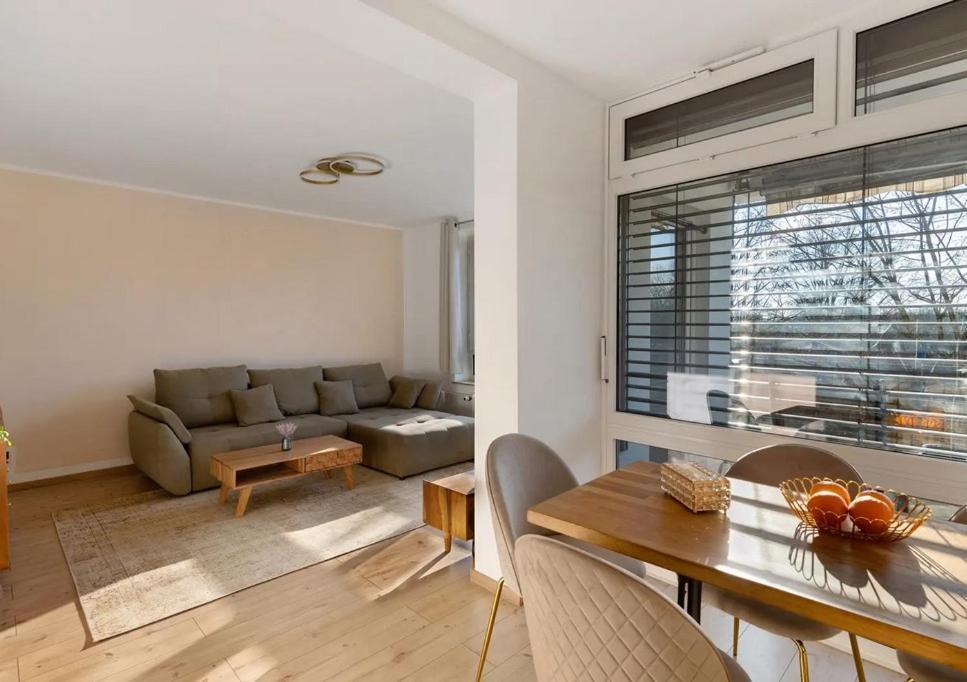 Charmentes Privatzimmer Mit Kueche, Naturgebiet Dusseldorf Luaran gambar