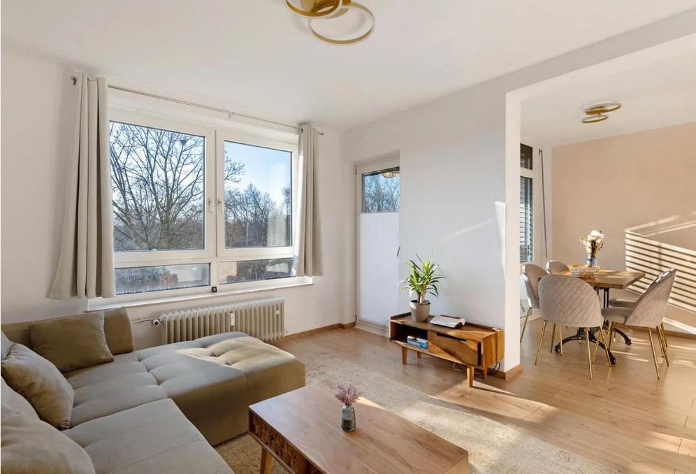 Charmentes Privatzimmer Mit Kueche, Naturgebiet Dusseldorf Luaran gambar